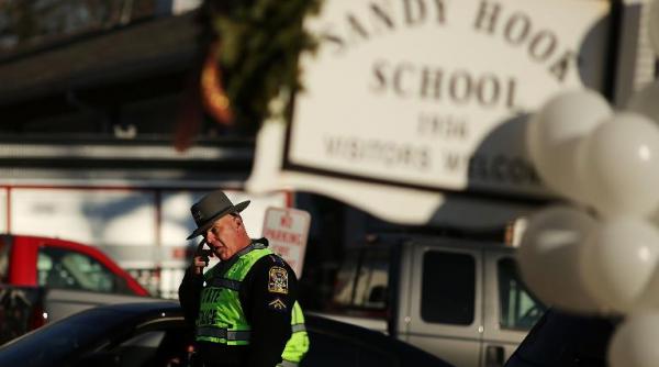 dupa cinci ani masacrul de la sandy hook ii bantuie pe americani
