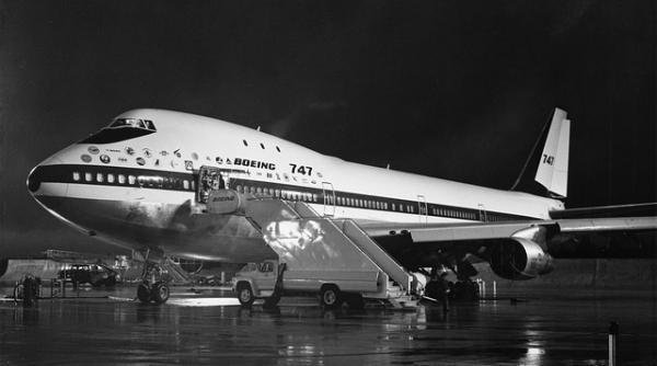 in sua gigantul aerului boeing 747 iese la pensie