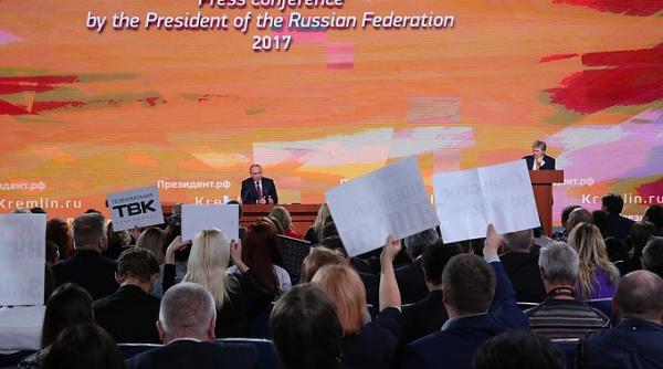 putin candideaza ca independent la alegerile prezidentiale din 2018