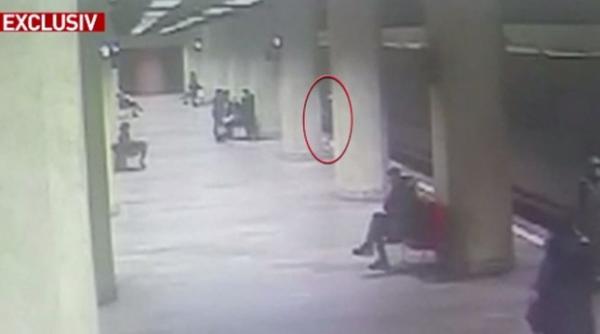 tatal primei fete impinse la metrou spune ca de la 112 nu i s a spus ca mearga la politia capitalei