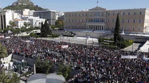 grecia mii de pensionari au blocat centrul atenei intr o manifestatie impotriva masurilor de austeritate