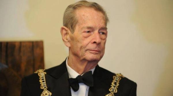 procesiune impresionanta in cinstea regelui