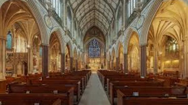 biserica anglicana numeste prima femeie episcop de londra