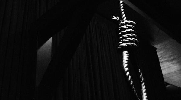 china 10 persoane condamnate la moarte in fata unei multimi de mii de oameni