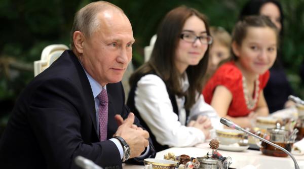 plictisitor putin marele favorit al prezidentialelor din rusia