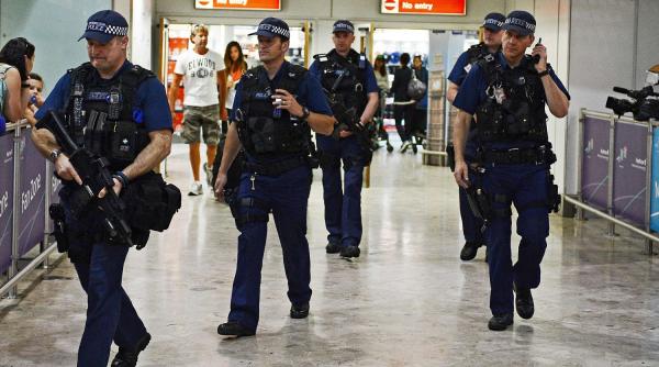 patru suspecti de pregatirea unor atacuri teroriste au fost arestati in nordul angliei