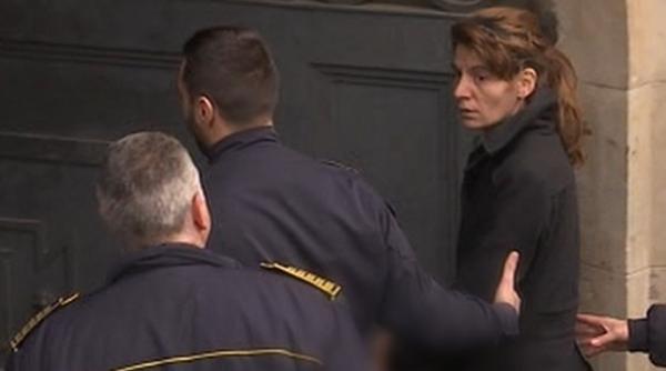 criminala de la metrou s a ales cu un nou dosar ea a agresat doi gardieni in spatele gratiilor