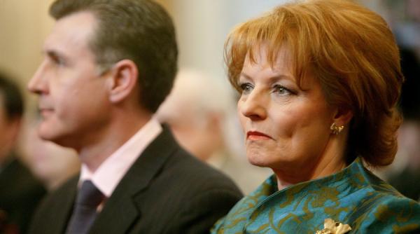 praful in ochi al restaurarii monarhiei