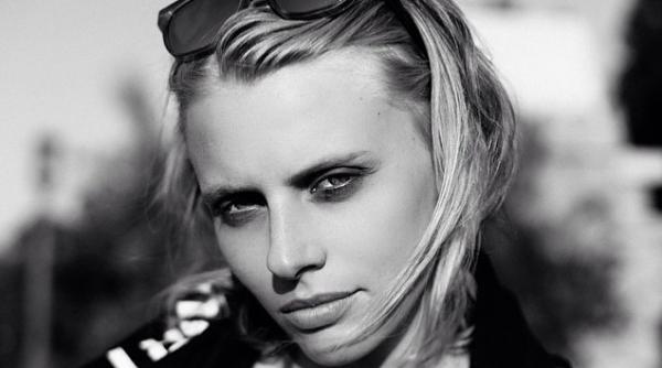 povestea dramatica a unei tinere care si a pierdut un picior din cauza unui tampon