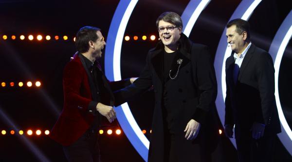 fuego spune ca lumea nu i da mai mult de 33 de ani iar mirela vaida ca nemachiata arata ca o pustoaica