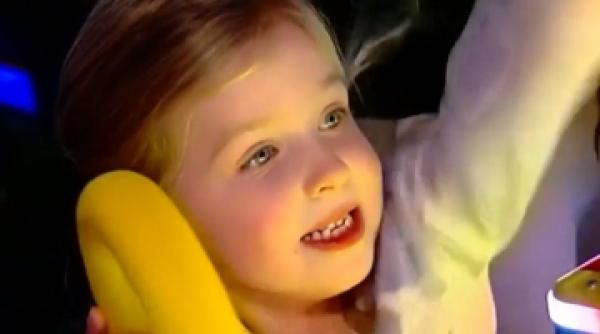 gest incredibil o fetita din sua si a donat tichetele castigate la aparatele mecanice in doi ani copiilor nevoiasi