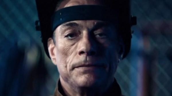 jean claude van damm va juca pe micile ecrane intr un nou serial