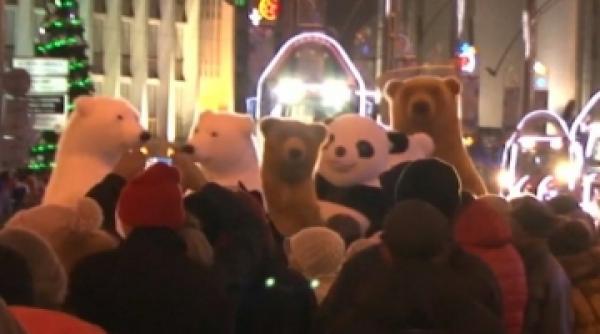 parada spectaculoasa in ajun de craciun pe strazile capitalei din belarus