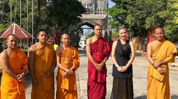 gina pistol cred ca vor ceda nervos in cambodgia