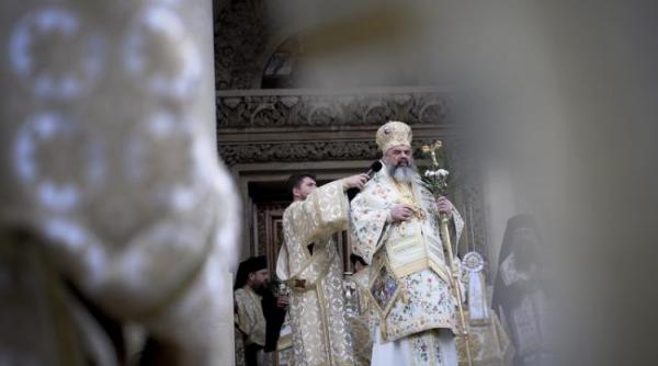 patriarhul daniel la slujba de craciun credinta valoreaza mai mult decat tot aurul din lume