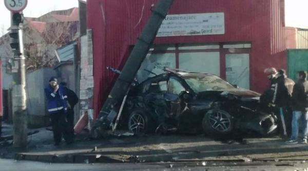 accident grav in galati o ambulanta cu sirenele pornite a fost spulberata de o masina de teren