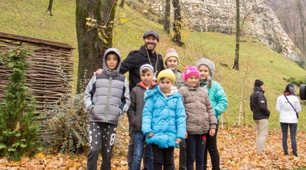 nicolai tand chef pentru 30 de copii in bucataria lui nea marin