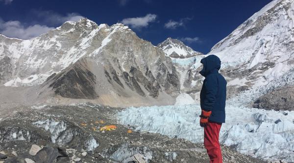 ascensiunile solitare pe everest interzise de autoritatile nepaleze