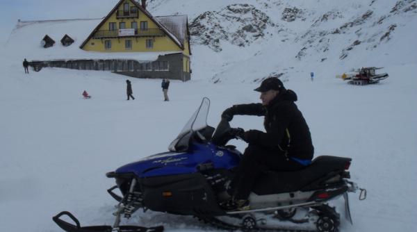 ministrul turismului a cazut cu snowmobilul la balea lac
