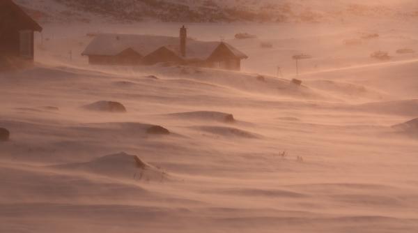 cod galben de vant puternic pentru 4 judete