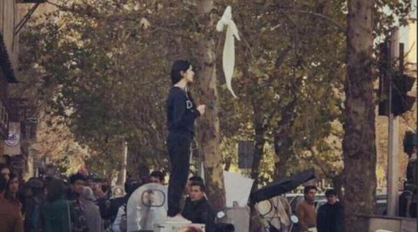 proteste in iran trump avertizeaza teheranul sa nu incalce drepturile omului