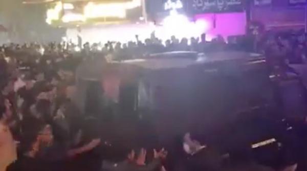 violente soldate cu doi morti in iran proteste masive impotriva guvernului