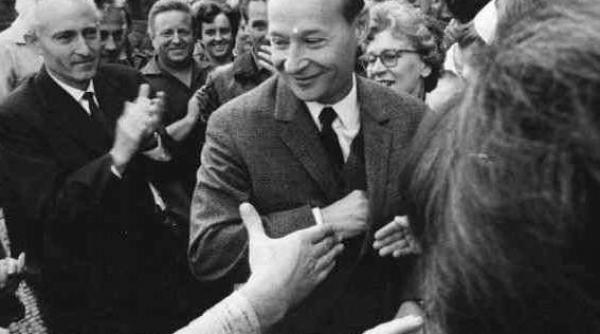in urma cu 50 de ani dubcek a inventat socialismul cu chip uman
