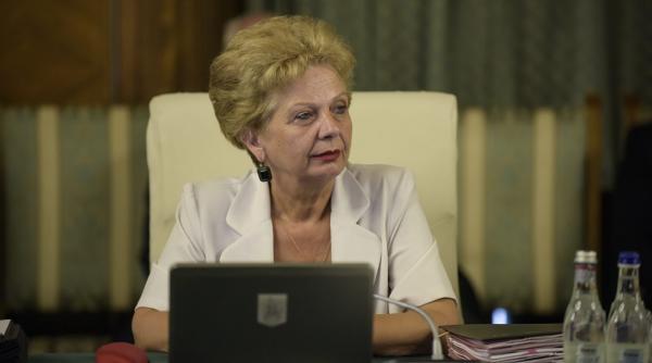 doina pana prima demisionara a anului