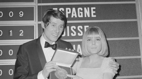 a murit o cunoscuta cantareata franceza