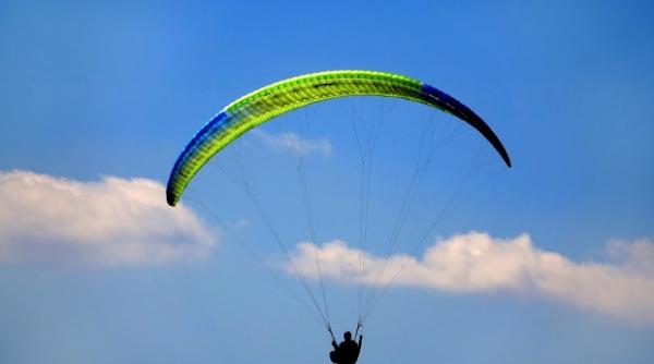 accident socant barbat decapitat de motorul parapantei cu care zbura