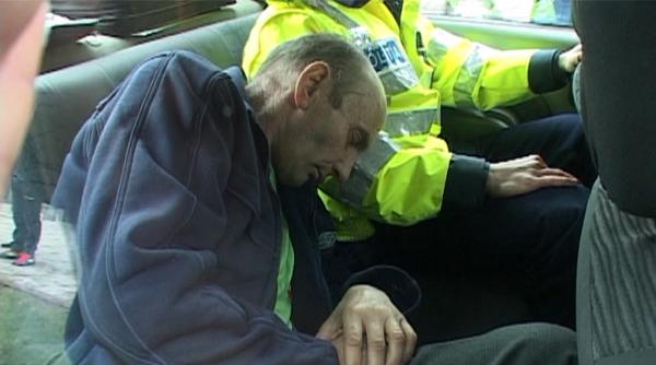 caz teribil la sibiu un sofer a fost retinut de politisti dupa ce a fost prins de 4 ori beat mort si fara permis la volan