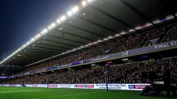 gerul din scotia a determinat mutare partidei de rugby dintre edinburgh si stade francais