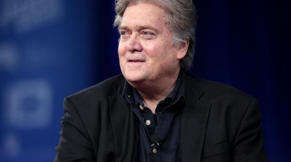 foc si furie in interiorul casei albe a lui trump steve bannon a demisionat de la breitbart news