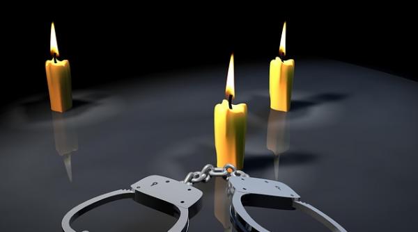 rusia un fost politist condamnat pentru 22 de crime este judecat pentru alte 59 de asasinate