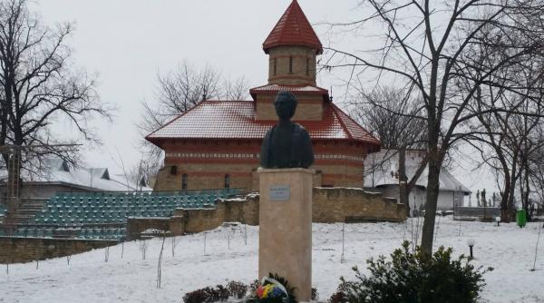 ipotesti de ziua culturii nationale scriitorul calin vlasie isi lanseaza opera poetica alte manifestari legate de memoria poetului nepereche mihai eminescu