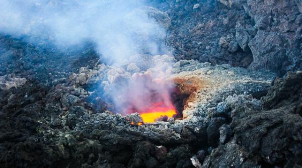 un geolog a descoperit ca etna nu este vulcan