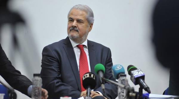 adrian nastase autoritatea primului ministru este esentiala in raport cu administratia de stat