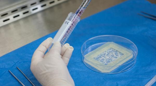 descoperire inovatoare in lumea medicala un simplu test de sange poate identifica pana a opt forme de cancer incipient