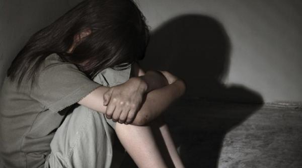 monstruos un barbat din vaslui a fost arestat dupa ce a incercat sa si violeze nepotelele de doar 9 si 10 ani