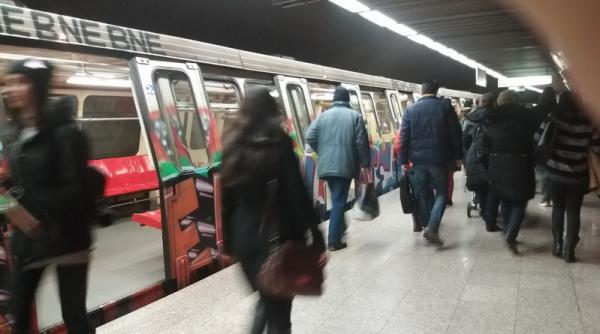 paza la metrou facuta tot cu carpeli