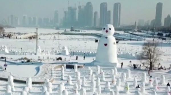peste doua mii de oameni de zapada intr un parc din china