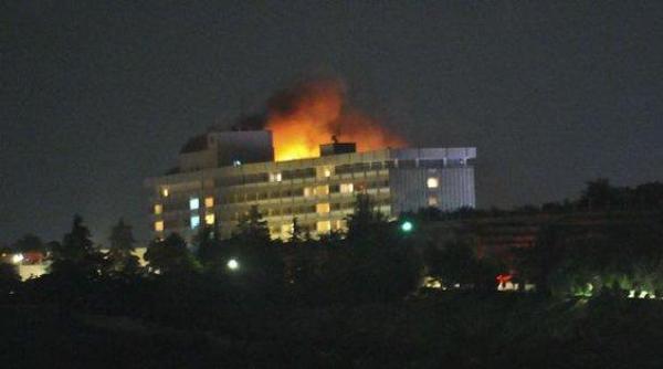 atac in desfasurare impotriva hotelului intercontinental din kabul
