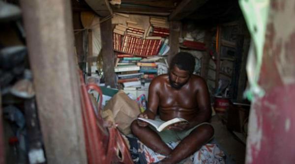 traieste de 22 de ani intr un castel de nisip video