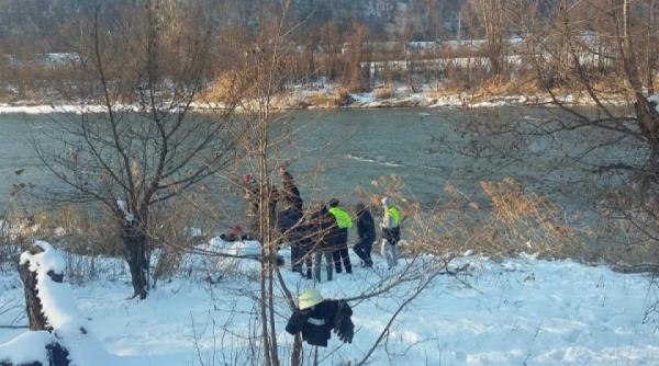 barbatul care disparuse din bistrita acum doua saptamani a fost gasit mort plutind pe somesul mare