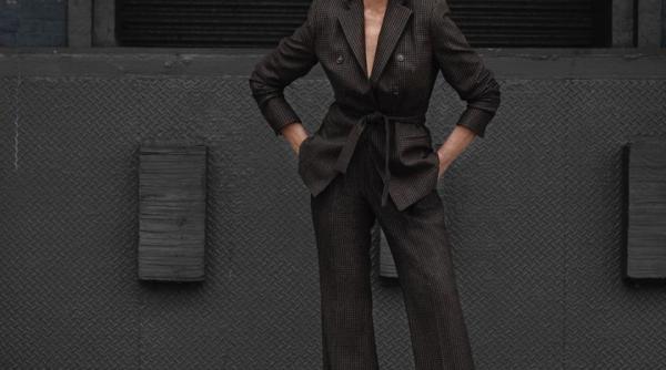 la 69 de ani mama lui elon musk a devenit manechin