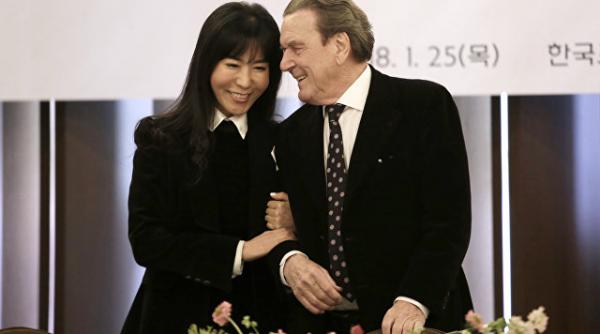 fostul cancelar gerhard schroeder la a cincea casnicie