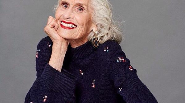 cel mai varstnic model din lume apare intr o campanie de promovare a unor produse cosmetice