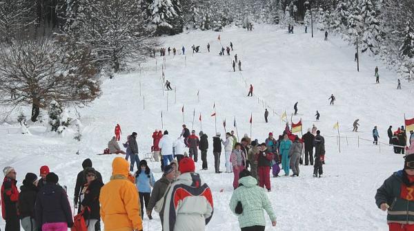 in brasov urmeaza doua zile de concursuri si sporturi de iarna in cadrul serbarilor zapezii de la rasnov
