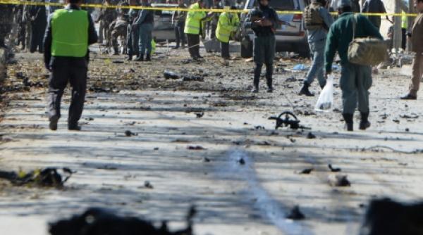 peste 95 de persoane si au pierdut viata dupa ce o ambulanta a explodat in zona ambasadelor din kabul