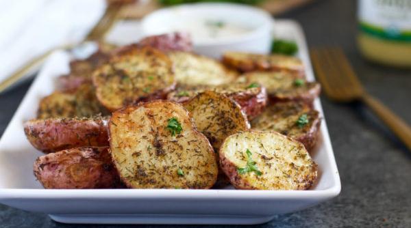 cartofi cu usturoi la cuptor pentru ziua trisfetitelor